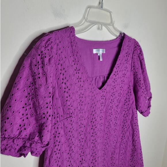 Draper James purple cotton eyelet v-neck short sleeve shirt - small - Picture 2 of 5